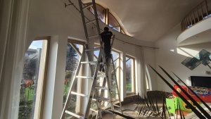 Náhrada starej zahnutej šnúrkovej koľajnice za elektrickú garnižu